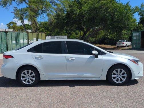 Wind Chill Pearl 2022 Toyota Corolla LE