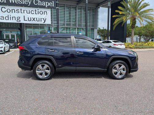 2019 Toyota RAV4 Hybrid SE