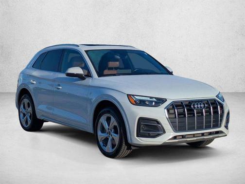 Glacier White Metallic 2021 Audi Q5 45 Premium Plus