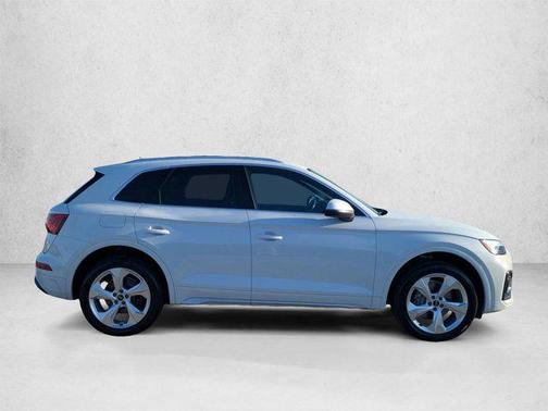 Glacier White Metallic 2021 Audi Q5 45 Premium Plus