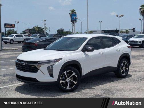 Summit White 2026 Chevrolet Trax FWD 1RS