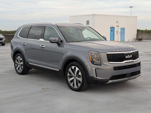 Everlasting Silver 2022 Kia Telluride S