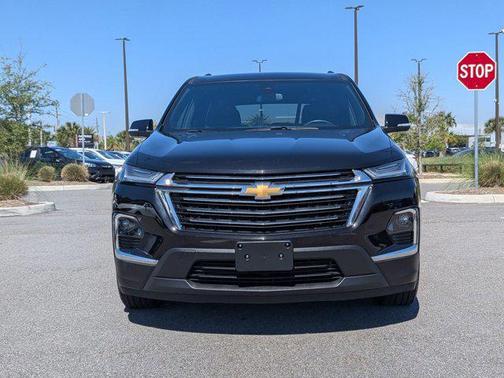Mosaic Black Metallic 2023 Chevrolet Traverse LT Cloth