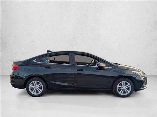 Mosaic Black Metallic 2018 Chevrolet Cruze LT