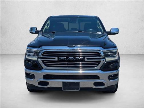 Diamond Black Crystal Pearlcoat 2019 RAM 1500 Laramie