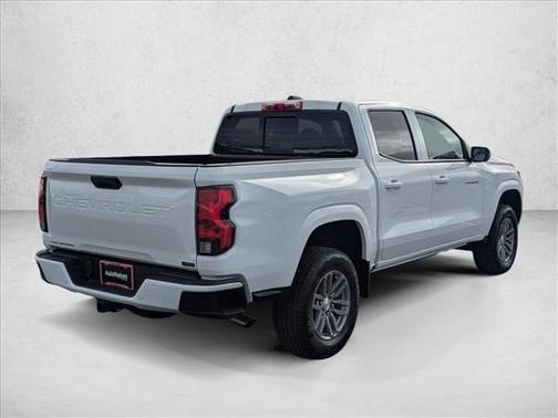 Summit White 2026 Chevrolet Colorado LT