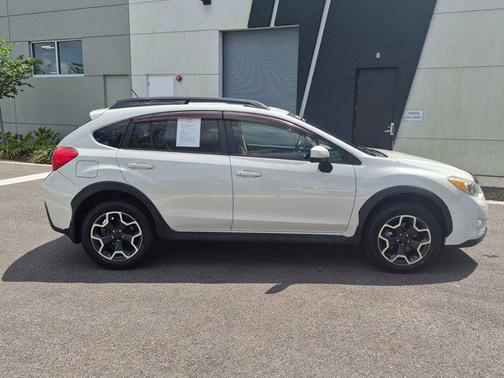 Crystal White Pearl 2015 Subaru XV Crosstrek 2.0i Premium