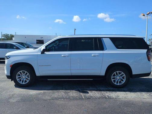 2024 Chevrolet Suburban LS