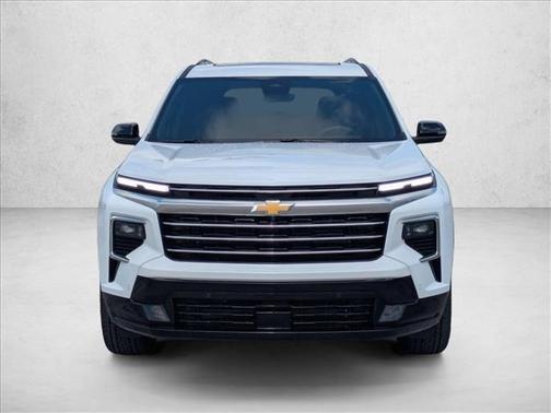 Polar White Tricoat 2026 Chevrolet Traverse High Country