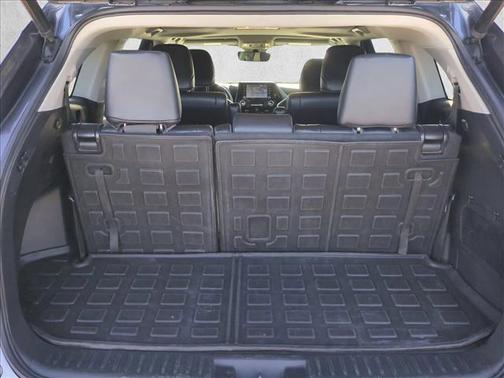 Magnetic Gray Metallic 2022 Toyota Highlander XLE