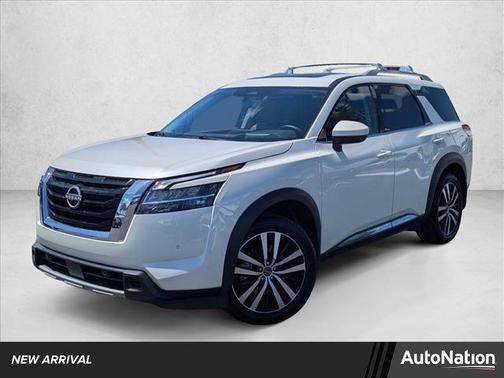 Pearl White Tricoat 2024 Nissan Pathfinder Platinum FWD