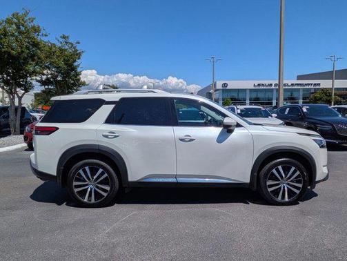 Pearl White Tricoat 2024 Nissan Pathfinder Platinum FWD