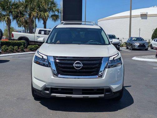 Pearl White Tricoat 2024 Nissan Pathfinder Platinum FWD