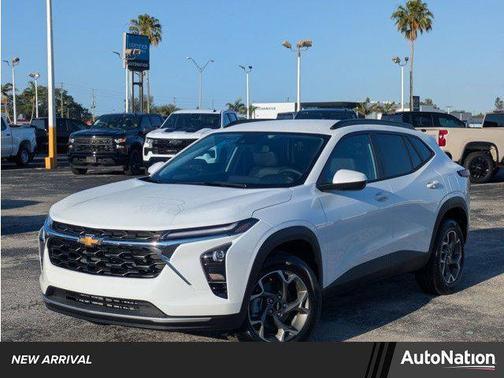 Summit White 2026 Chevrolet Trax LT