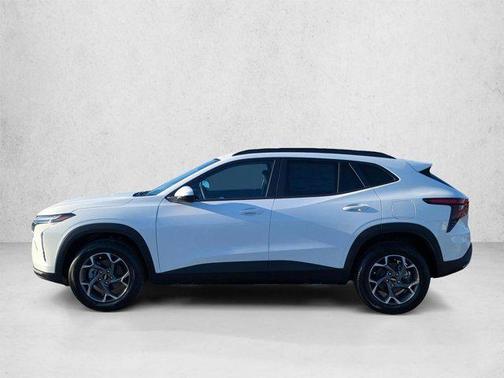 Summit White 2026 Chevrolet Trax LT