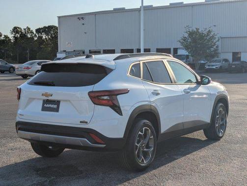 Summit White 2026 Chevrolet Trax LT