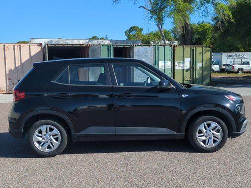 2021 Hyundai VENUE SE
