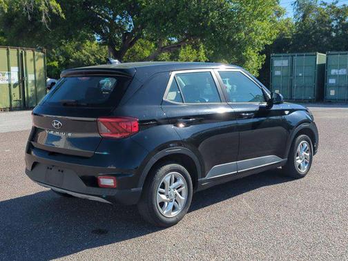 2021 Hyundai VENUE SE