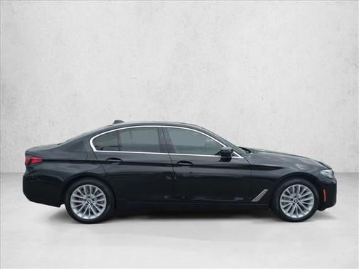 Black Sapphire Metallic 2021 BMW 530e Base