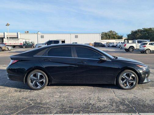 2022 Hyundai ELANTRA HEV Limited