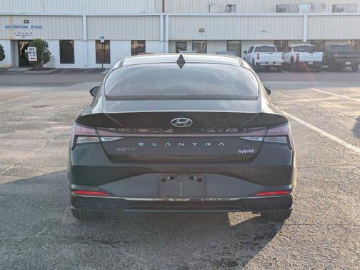 2022 Hyundai ELANTRA HEV Limited