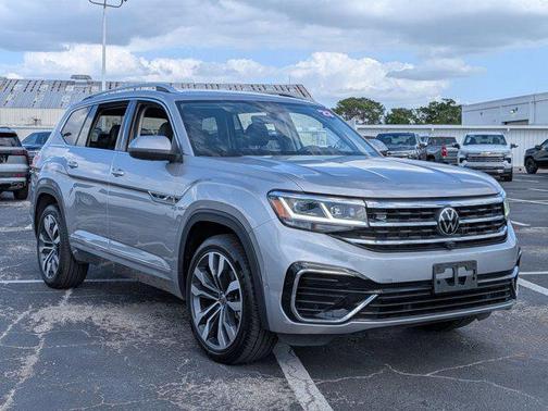 Platinum Gray Metallic 2023 Volkswagen Atlas 3.6L SEL Premium