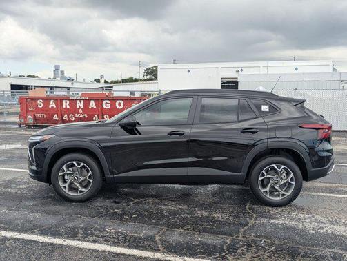 Mosaic Black Metallic 2026 Chevrolet Trax LT