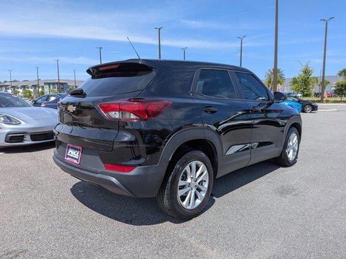 Mosaic Black Metallic 2021 Chevrolet Trailblazer LS