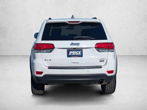 Bright White Clearcoat 2021 Jeep Grand Cherokee Laredo