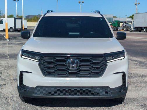Platinum White 2023 Honda Pilot AWD Sport