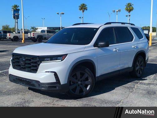 Platinum White Pearl 2023 Honda Pilot AWD Sport