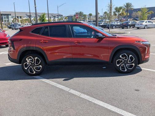 Cayenne Orange Metallic 2024 Chevrolet Trax FWD 2RS