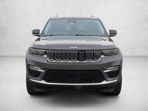 2022 Jeep Grand Cherokee Summit