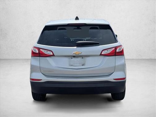 Silver Ice Metallic 2019 Chevrolet Equinox LS