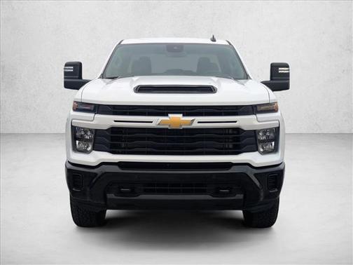 Summit White 2026 Chevrolet Silverado 2500 Custom