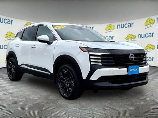 2025 Nissan Kicks SR