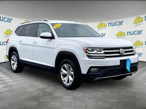 Pure White 2019 Volkswagen Atlas 3.6L SE w/Technology