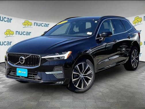 Onyx Black Metallic 2022 Volvo XC60 B5 Momentum