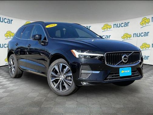 Onyx Black Metallic 2022 Volvo XC60 B5 Momentum