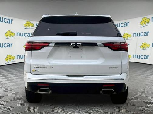 Summit White 2023 Chevrolet Traverse Premier