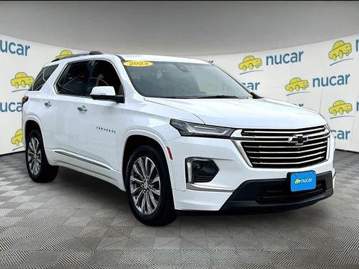 Summit White 2023 Chevrolet Traverse Premier