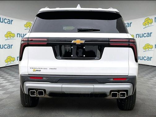 Summit White 2026 Chevrolet Traverse LT