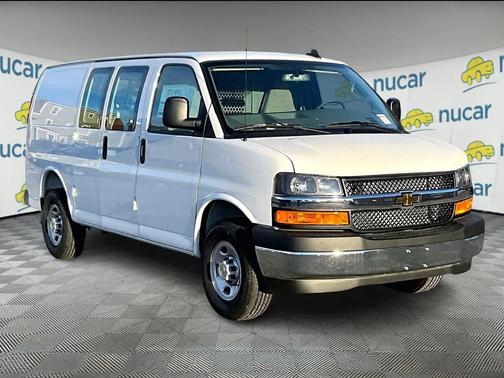 2025 Chevrolet Express 2500 RWD 2500 Regular Wheelbase WT