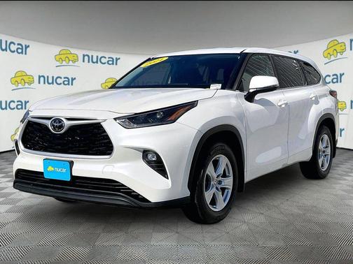 Blizzard Pearl 2021 Toyota Highlander LE