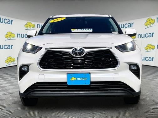 Blizzard Pearl 2021 Toyota Highlander LE