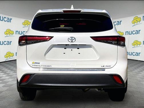 Blizzard Pearl 2021 Toyota Highlander LE