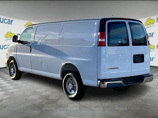 2025 Chevrolet Express 2500 RWD 2500 Regular Wheelbase WT