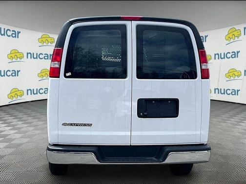 Summit White 2026 Chevrolet Express 2500 LT