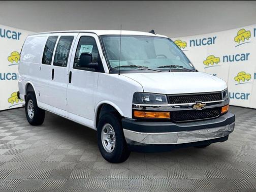 Summit White 2026 Chevrolet Express 2500 LT