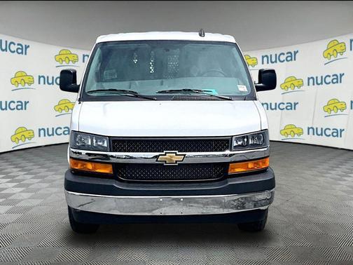 Summit White 2026 Chevrolet Express 2500 LT
